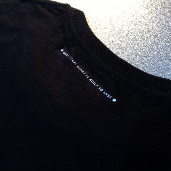 detalle-cuello-camiseta-larga-ntpm