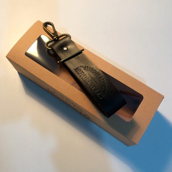 Portaguantes de cuero artesanal en cinturón motero